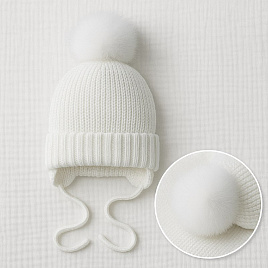 Б-298 Шапочка вязаная с молочным понпоном, молочный