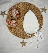 Б-301 Вязаная шапочка на завязках. Молочная